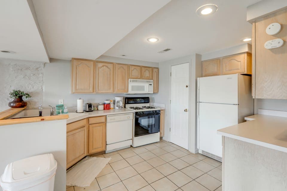 Wooded Apt w/ River Views, 3 Mi to Dtwn Cincinnati Apartment in Cincinnati