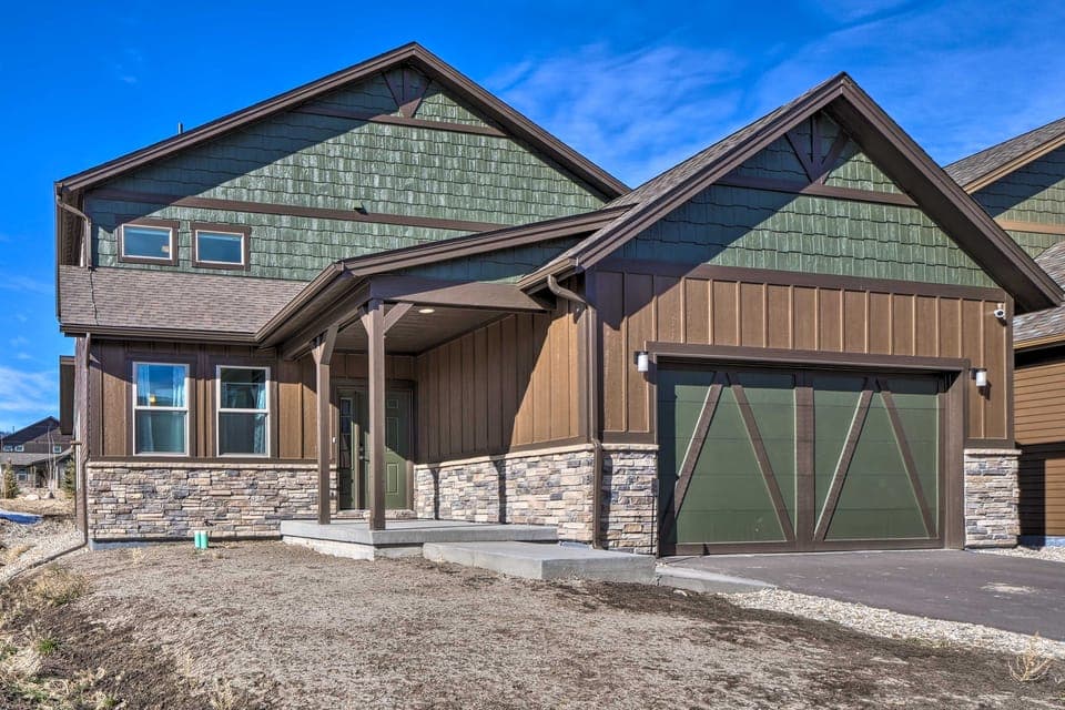 Ski & Hike: Home w/ Hot Tub + Gas Grill in Granby House in Granby