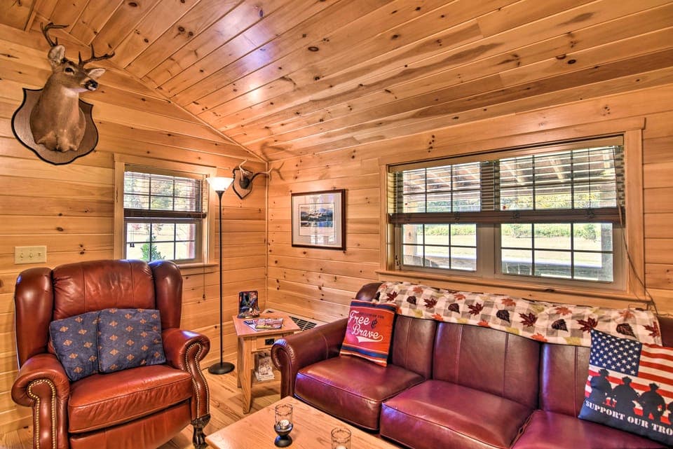 Parsons Cabin w/ Fire Pit & River Access! House in Shenandoah Valley