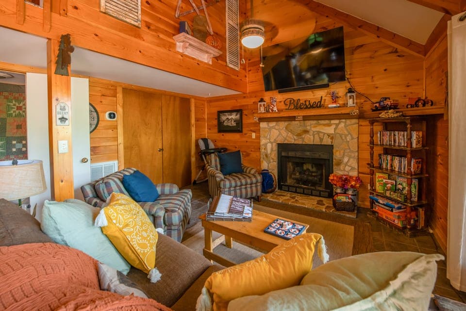 Smoky Mtn Cabin Near Bryson City | Hot Tub & Views House in Stecoah