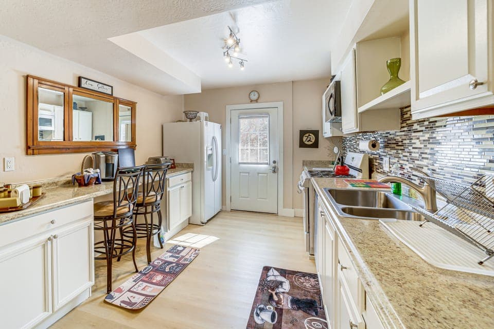 10 Mi to Dtwn: Pet-Friendly Sedona Getaway! Apartment in Village of Oak Creek