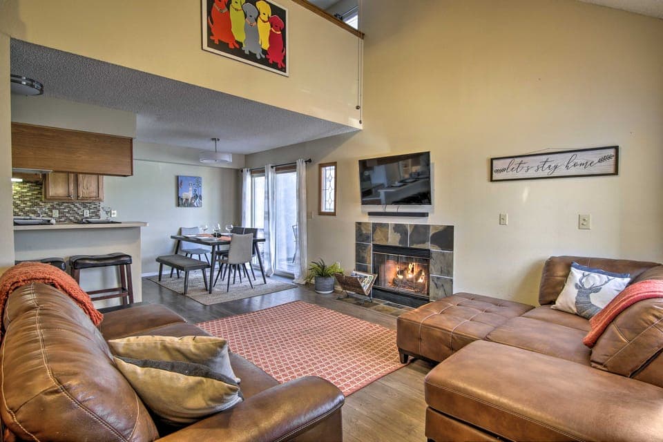 Manitou Springs Escape w/ A/C & Private Deck! Apartment in Manitou Springs