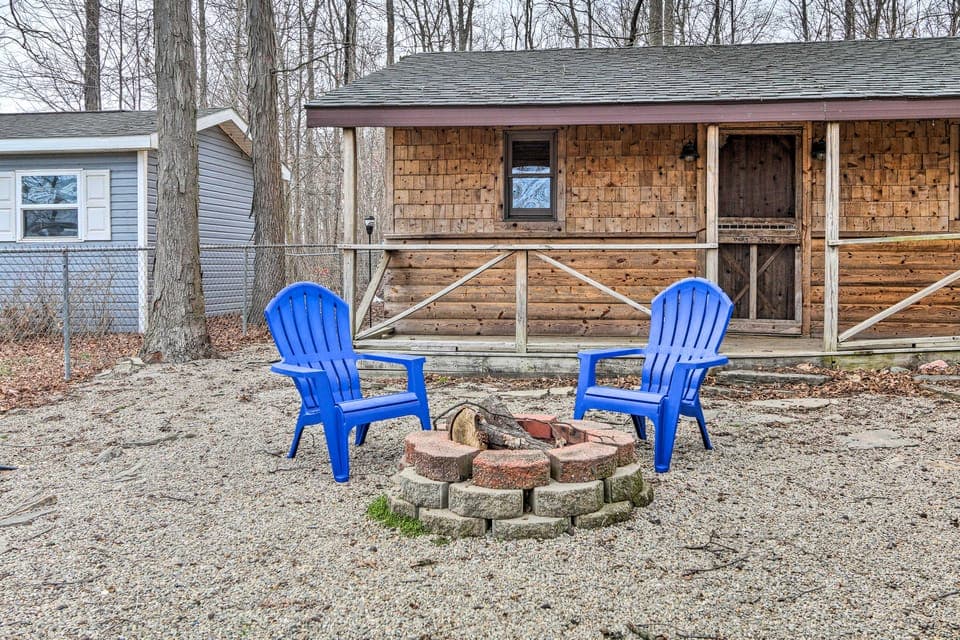Grill, Yard & Fire Pit: Huntsville Gem w/ Views House in Indian Lake