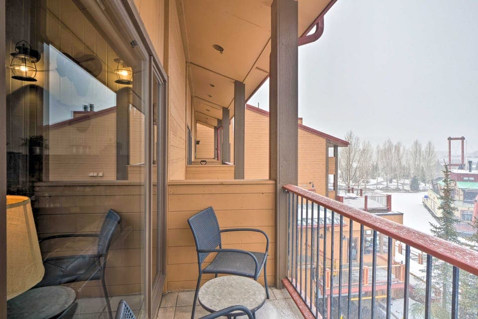 At Base of Peak 9! Unit w/ Hot Tub in Breckenridge Apartment in Breckenridge