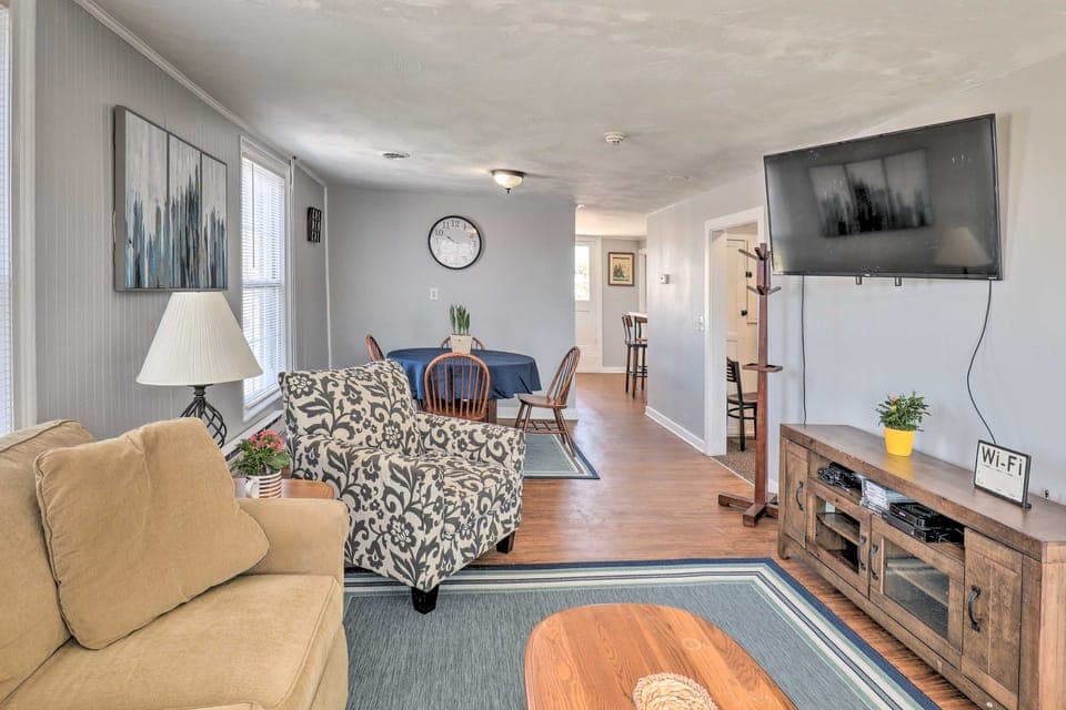 Downtown Canandaigua Apt: 1 Mi to Lake & Pier! Apartment in Canandaigua Lake