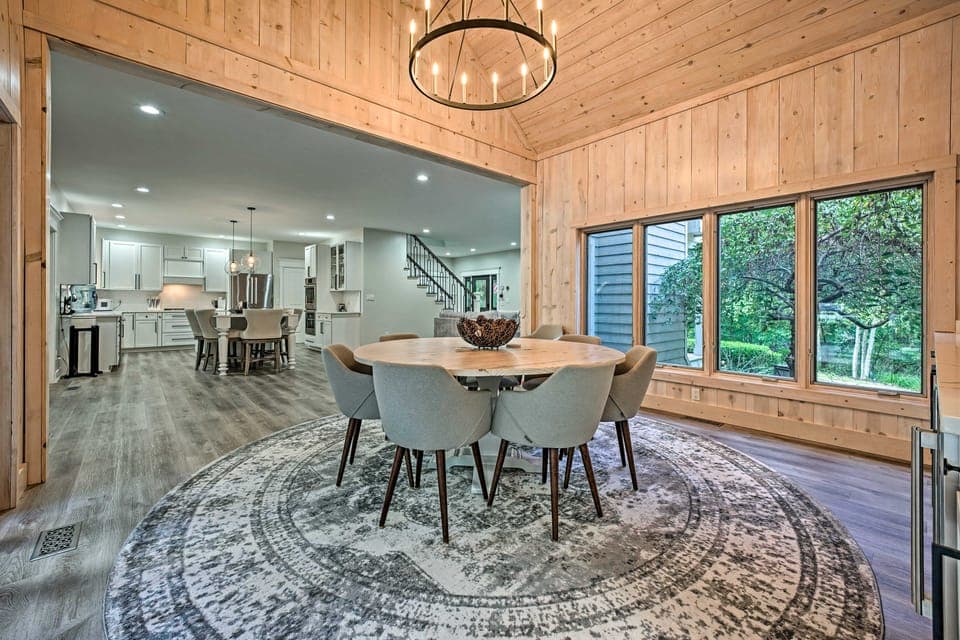 Luxury Family Home w/ Deck, Swim Spa & Grill! House in Michiana