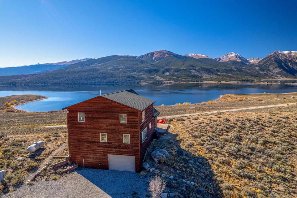 Breathtaking Views: Twin Lakes Retreat w/ Deck House in Colorado
