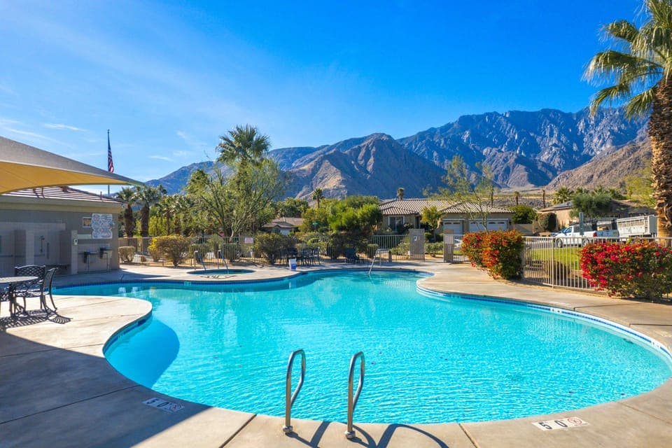 Near Downtown: Palm Springs Home w/ Mountain Views House in Palm Springs