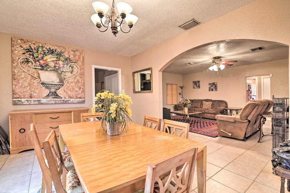 Lake Views & Private Porch: Auburndale Family Home House in Auburndale