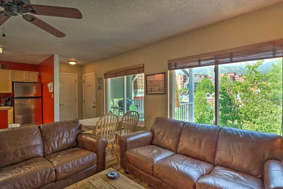 Ski & Unwind Fireside: Main St Condo in Tannhauser Apartment in Breckenridge