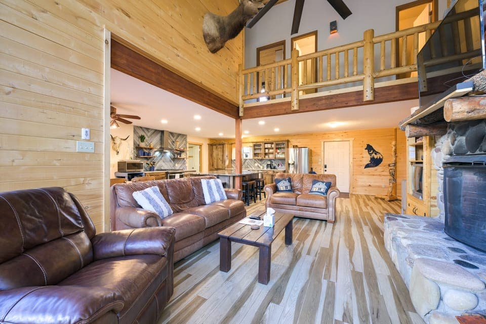 Spacious & Quiet Pagosa Springs Cabin w/ Deck! House in Colorado