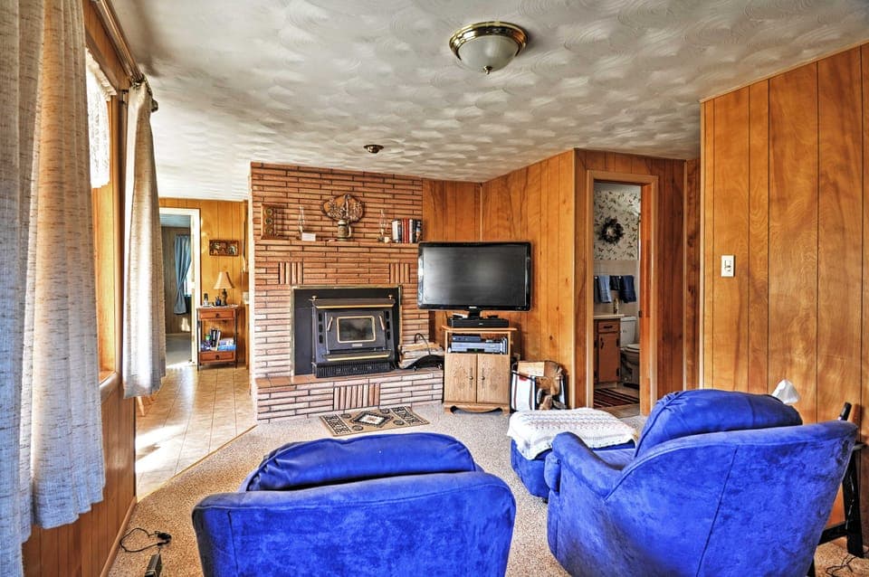 South Fork Log Cabin w/ Beautiful Mountain Views! House in South Fork