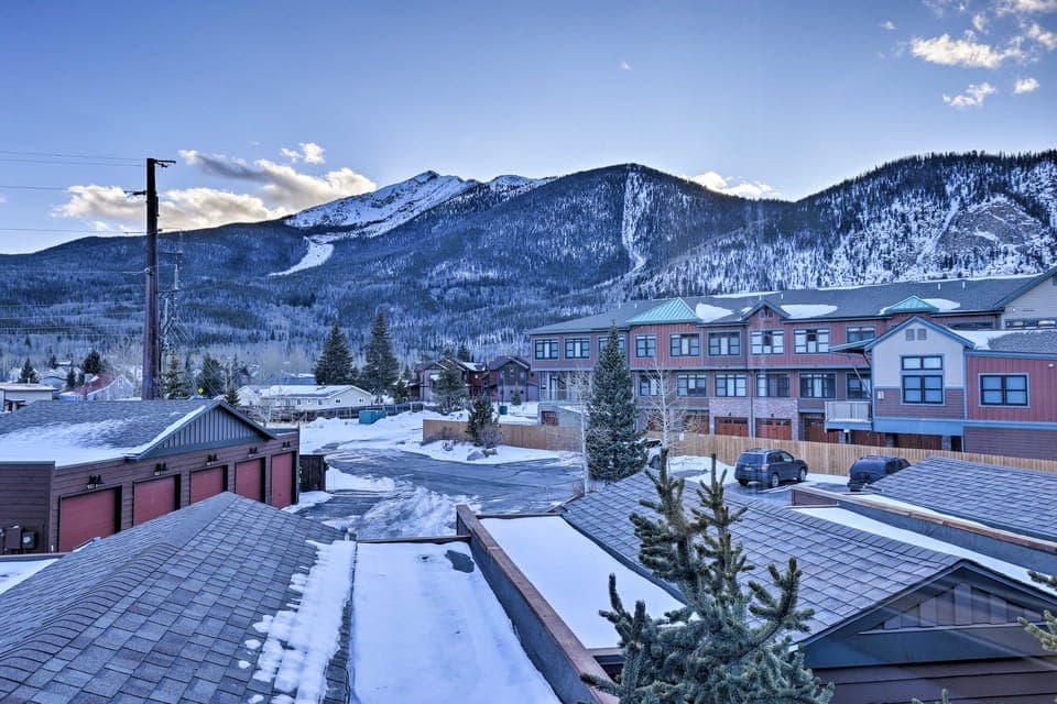 Walk to Main Street: Frisco Townhome w/ Decks Apartment in Frisco