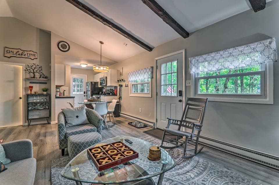 Fire Pit & Community Perks: Blakeslee Cottage! Cottage in Tunkhannock Township