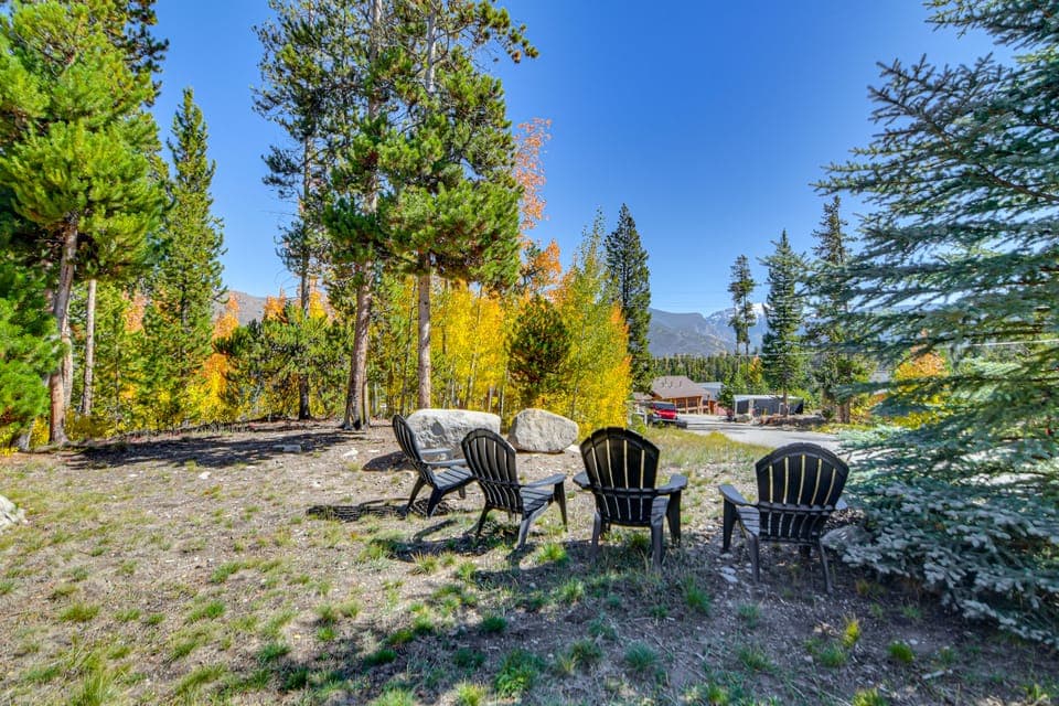 1 Mi to Grand Lake: Family-Friendly Gem w/ Hot Tub House in Grand Lake