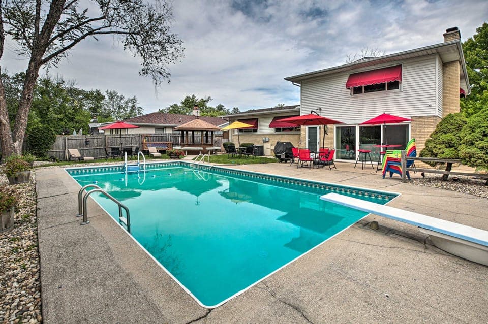 Spacious Family Glenwood Estates Home w/ Hot Tub! House in Indiana