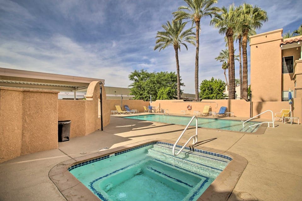 1 Mi to Dtwn Cathedral City: Condo w/ Balcony Apartment in Cathedral City