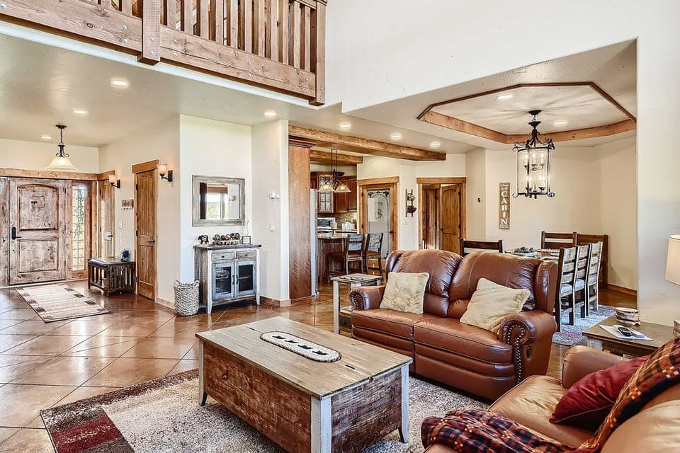 Idyllic Florissant Cabin w/ Patio & Hot Tub! House in Colorado