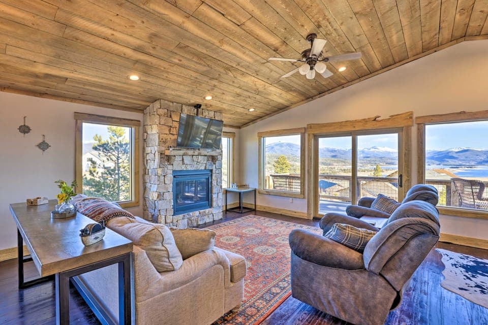 Balconies & Idyllic Views: Grand Lake Haven! House in Rocky Mountain National Park