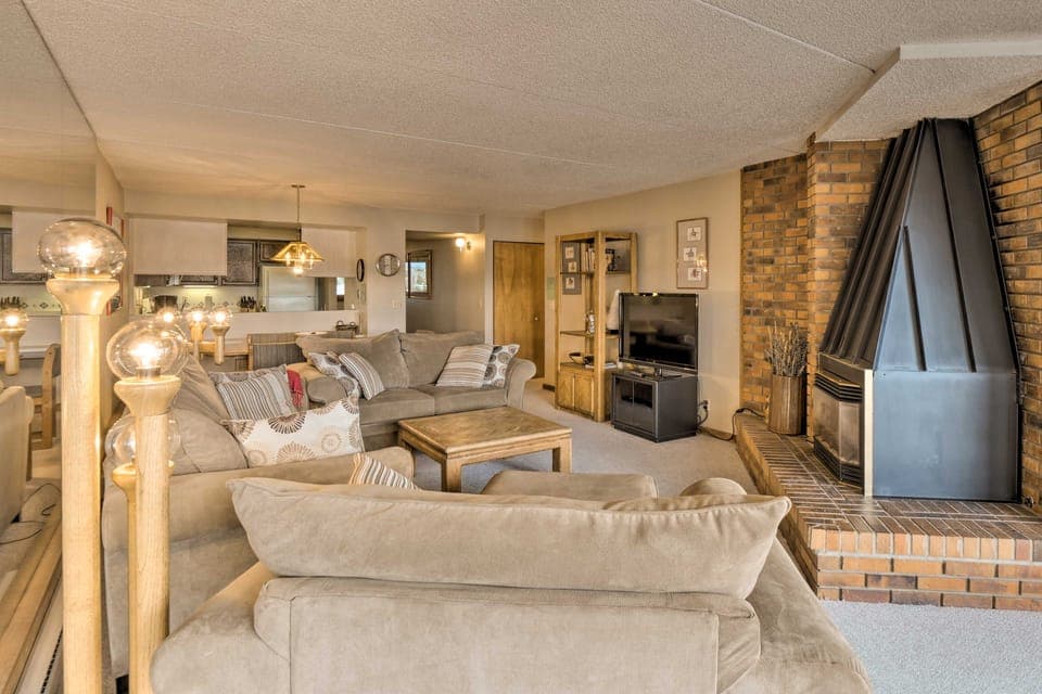 7 Mi to Keystone Resort: Condo w/ Hot Tub & Pool Apartment in Dillon