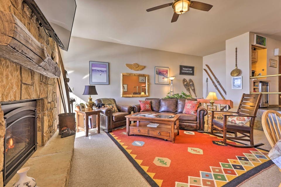 Cozy Condo w/ View, Walk to Steamboat Ski Resort! Apartment in Steamboat Springs