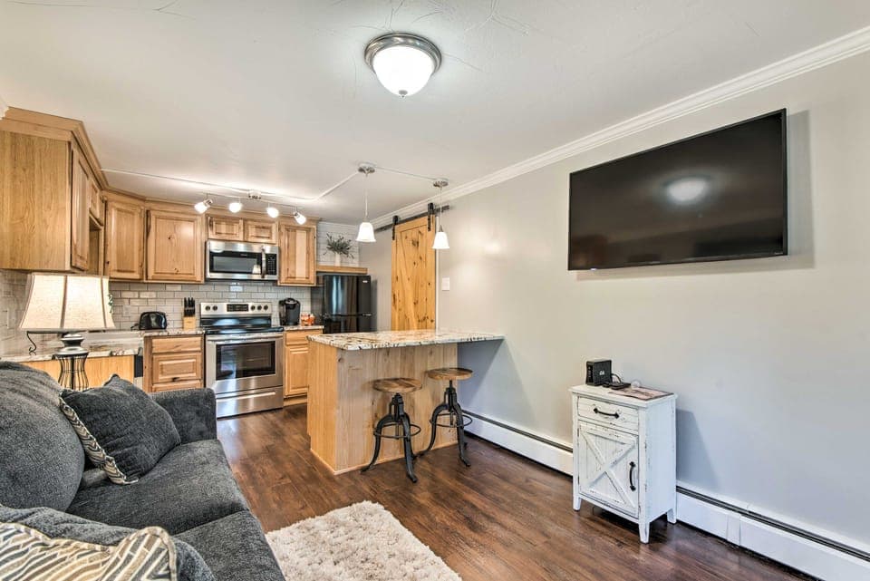 11 Mi to Denver Zoo: Lakewood Studio w/ Fire Pit! Apartment in Lakewood