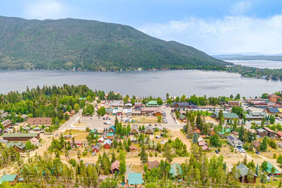 Walk to Main St & Marina: Grand Lake Cabin! House in Grand Lake