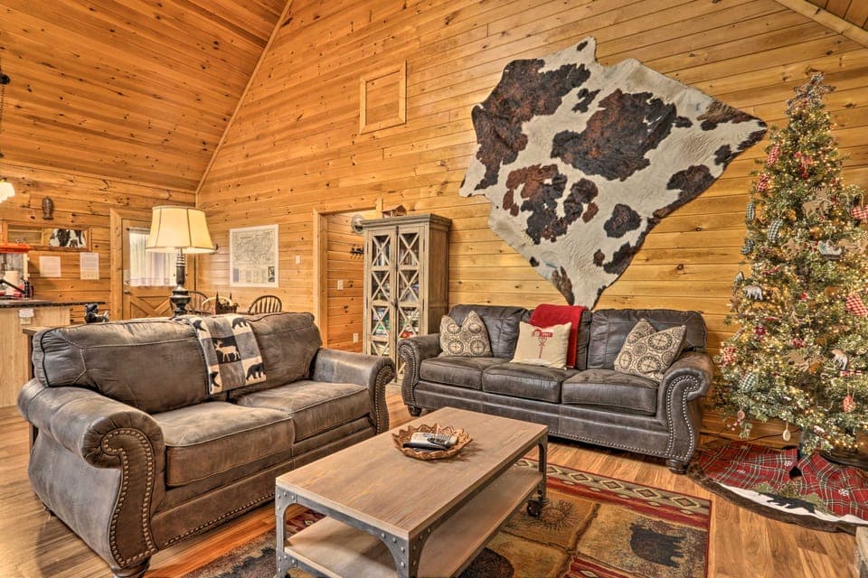 Smoky Mountains Cabin < 1 Mi to Douglas Lake House in Douglas Lake