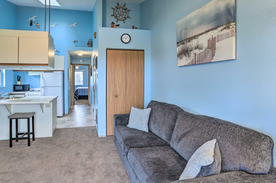 Condo w/ Balcony, Dock & Access to Lake Erie Apartment in Lake Erie