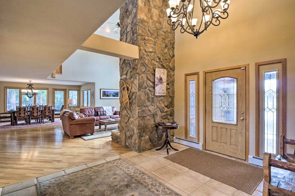 Grand Fraser Escape w/ Private Deck & Hot Tub House in Fraser