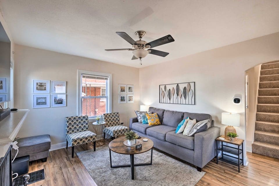 Near Churchill Downs: Pet Friendly, Fenced Yard! Cottage in Louisville