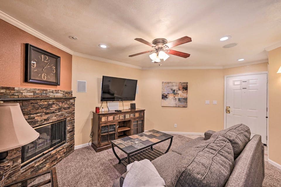 Condo w/ Patio & Pool Access in Greenwood Village! Apartment in Greenwood Village
