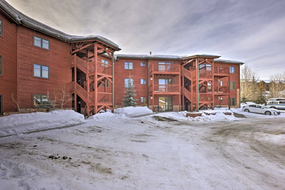 Mountainside Grand Lake Condo w/ Patio! Apartment in Grand Lake