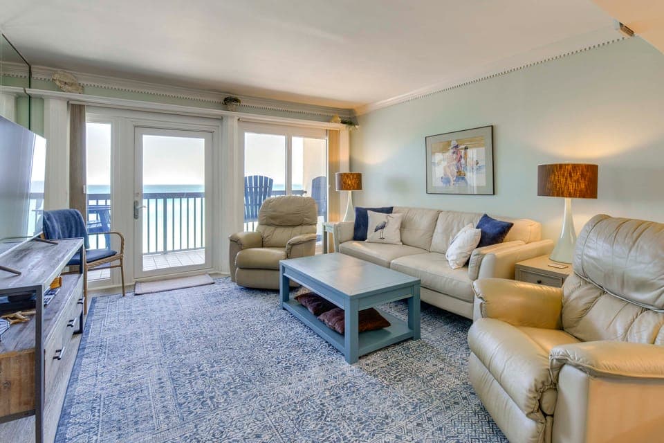 ‘Emerald Dreams’ Beach & Lakefront West PCB Condo Apartment in Sunnyside