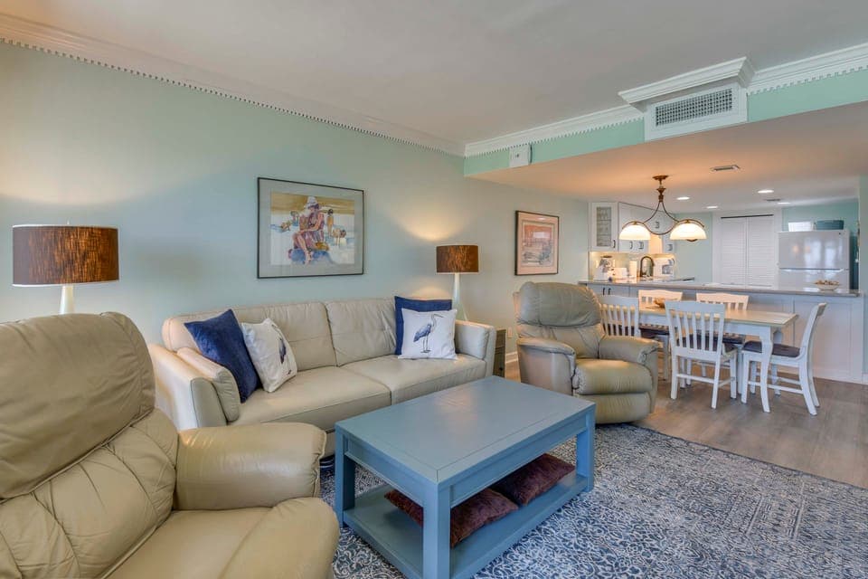 ‘Emerald Dreams’ Beach & Lakefront West PCB Condo Apartment in Sunnyside