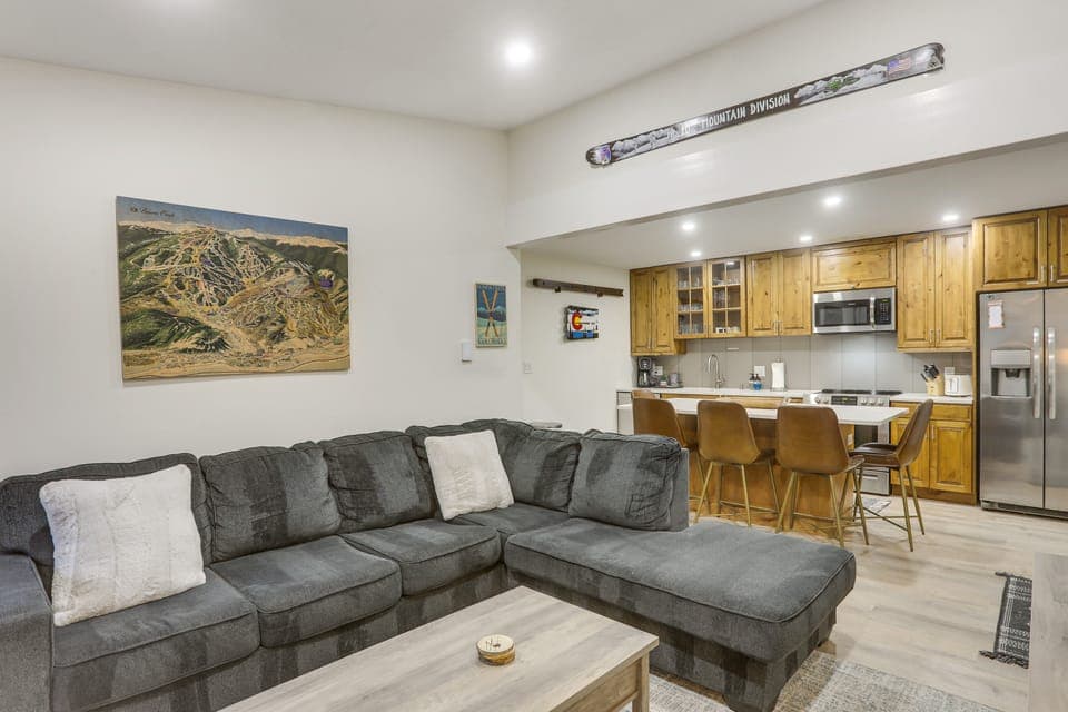 Cozy Avon Condo w/ Grill: Walk to Ski Shuttle Apartment in Avon