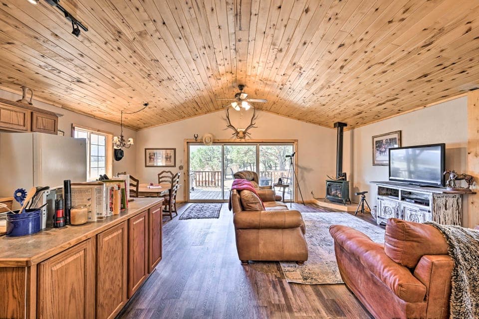 4-Season Mountain Escape with Breathtaking View! House in Colorado
