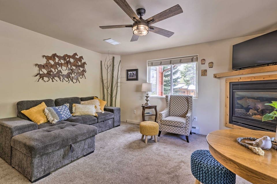 Walk to Frisco Main St: Townhome Steps to Trail! Apartment in Frisco