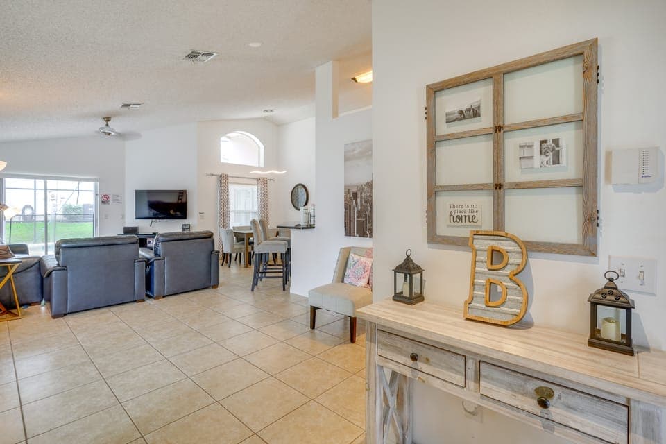 30 Mi to Universal Epic Universe: Golf Club Villa House in Haines City