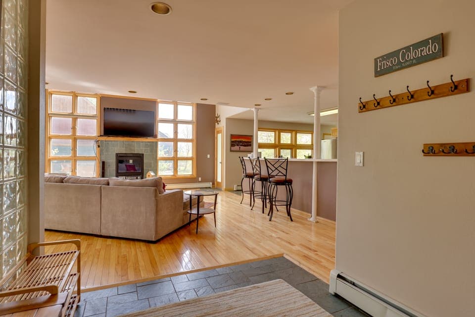 Spacious Townhome Near Main St & Lake Dillon! Apartment in Frisco