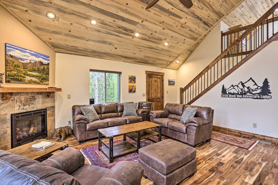 Rocky Mountain Alma Cabin with Deck & Hot Tub! House in Alma