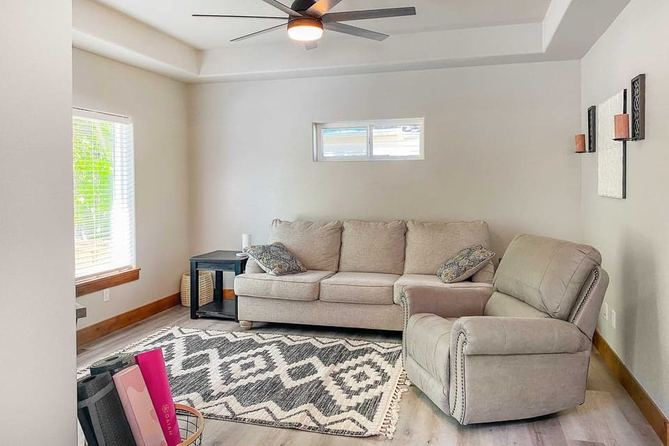 1 Mi to Downtown Loveland: Cozy Getaway! Apartment in Loveland