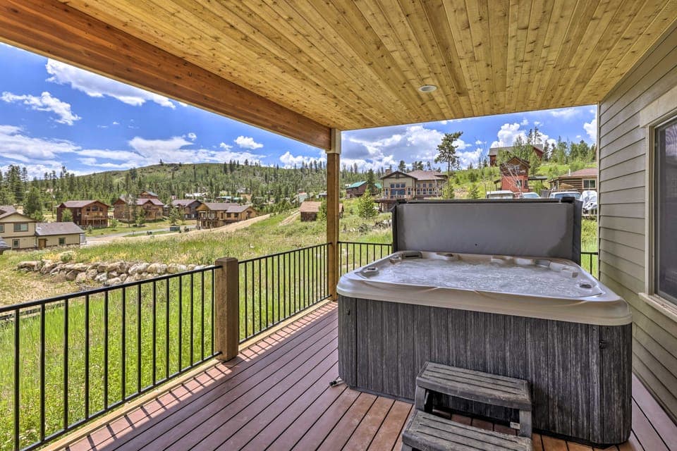 Game Room & Hot Tub: Luxe Grand Lake Retreat! House in Rocky Mountain National Park