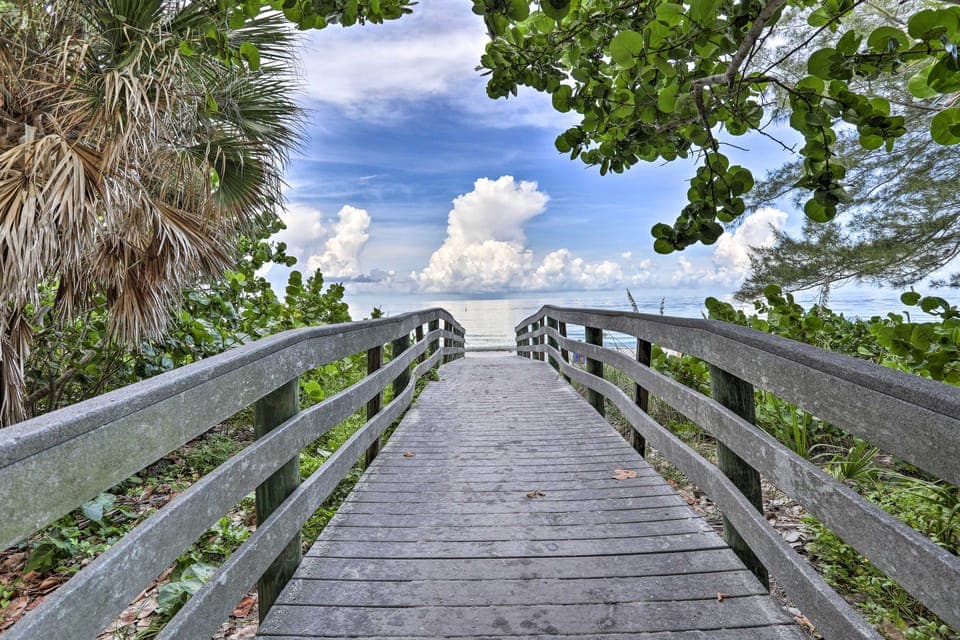 Sea La Vie: Sunny Indian Rocks Beach Condo! Apartment in Indian Rocks Beach