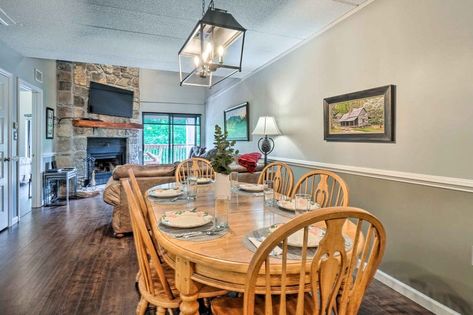 Cozy Gatlinburg Condo ~ 2 Mi to National Park! Apartment in Gatlinburg