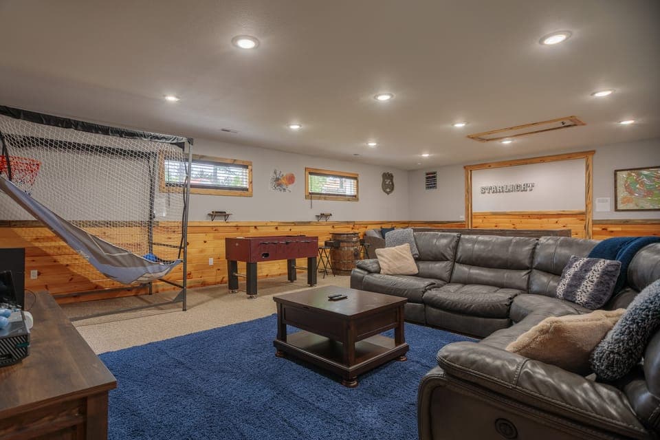 Hot Tub & Mini Golf: Mtn-View Haven in Kodak! House in Sevierville
