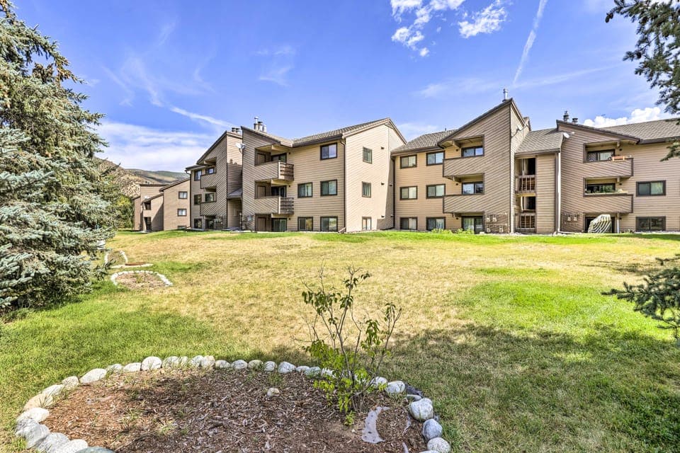 Chic Condo: Steps to Beaver Creek Ski Slopes! Apartment in Avon