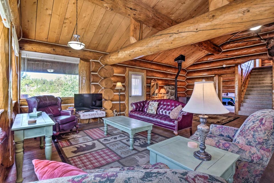 < 1 Mi to Lake Granby: Log Cabin w/ Fire Pit House in Rocky Mountain National Park