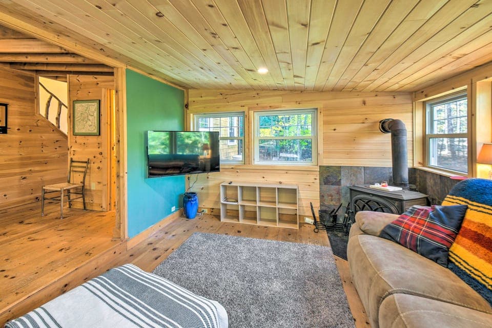 Private Sunapee Getaway: 2 Mi to Ledge Pond! House in Sunapee