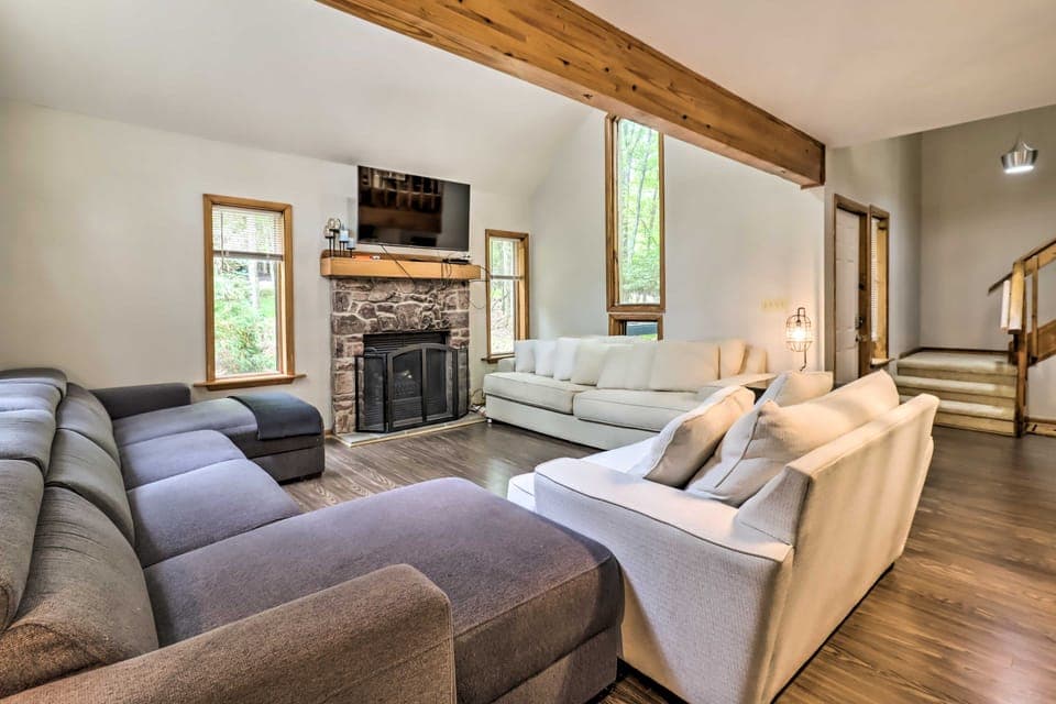 Hot Tub + Game Room: Peaceful Poconos Home! House in Hickory Run State Park